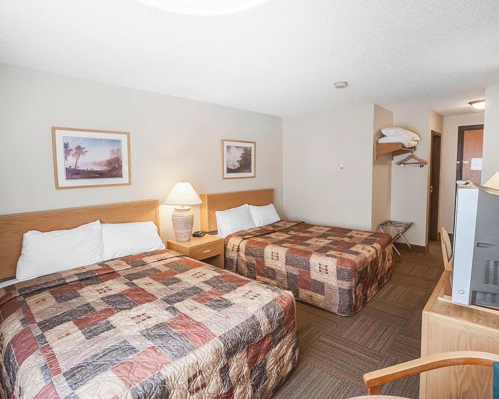 Coast Hinton Hotel Экстерьер фото