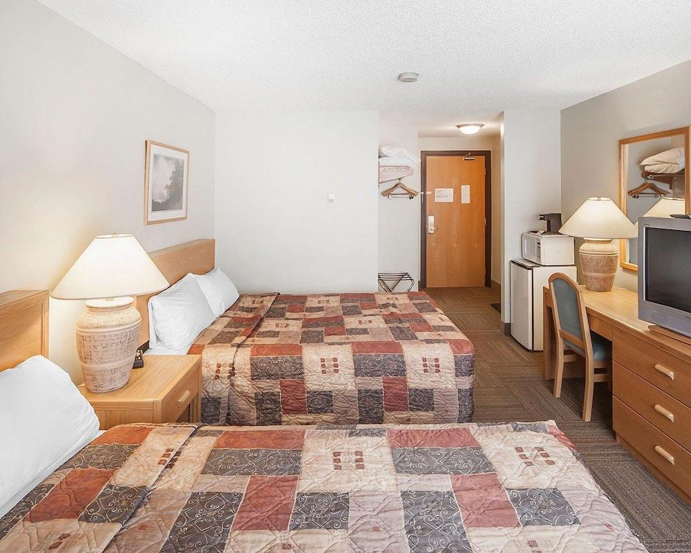 Coast Hinton Hotel Экстерьер фото