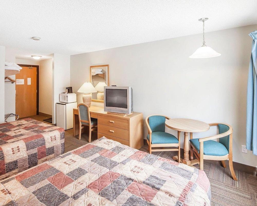 Coast Hinton Hotel Экстерьер фото