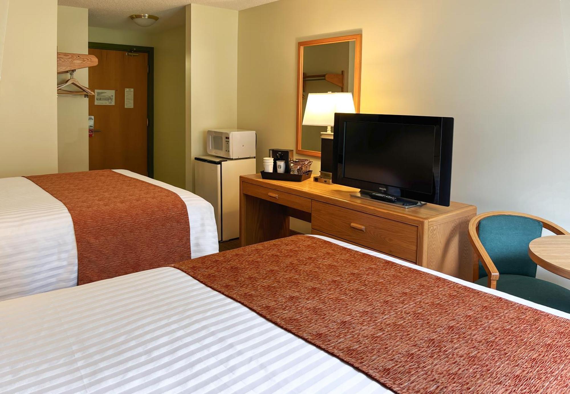 Coast Hinton Hotel Экстерьер фото