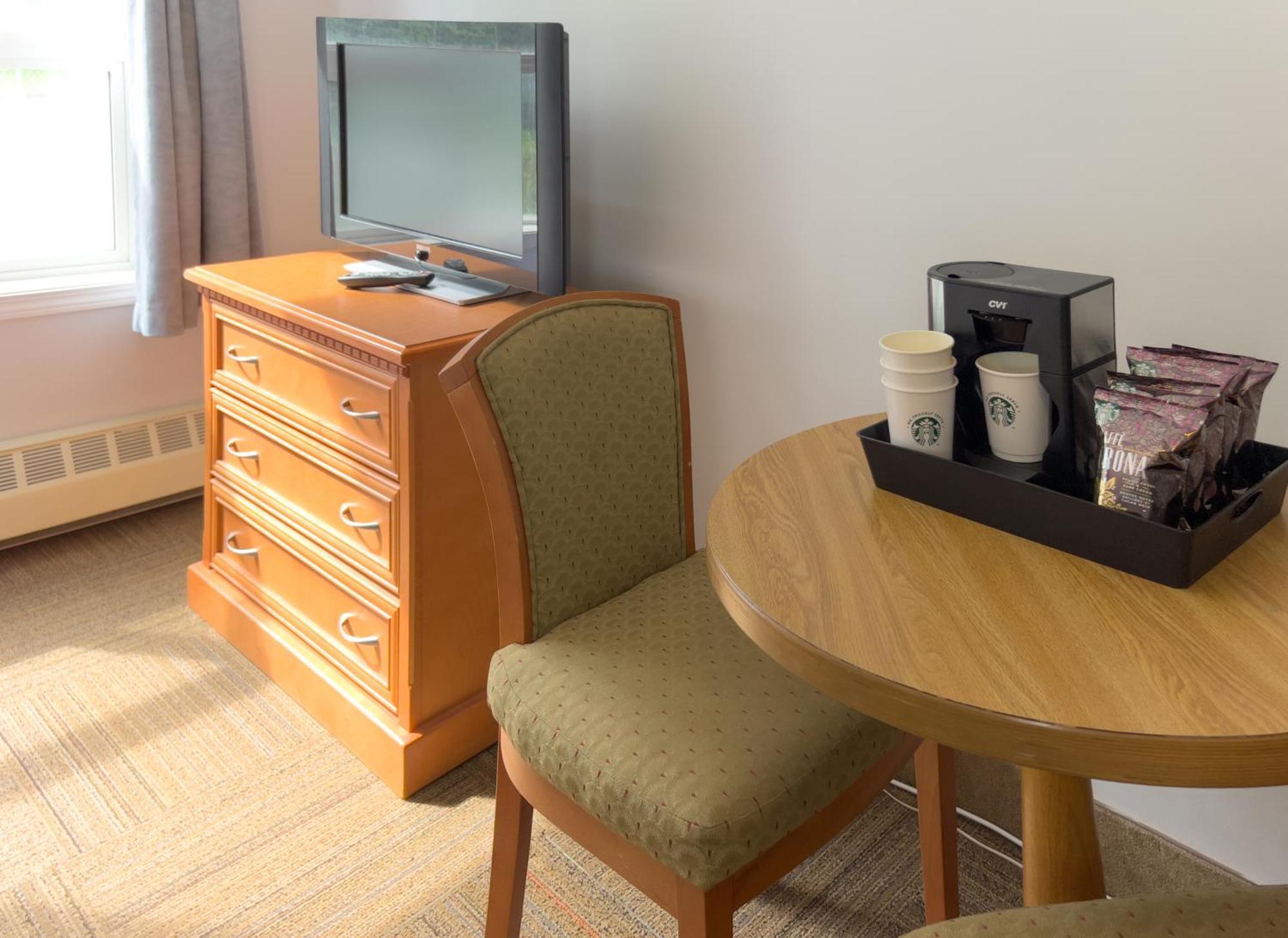 Coast Hinton Hotel Экстерьер фото
