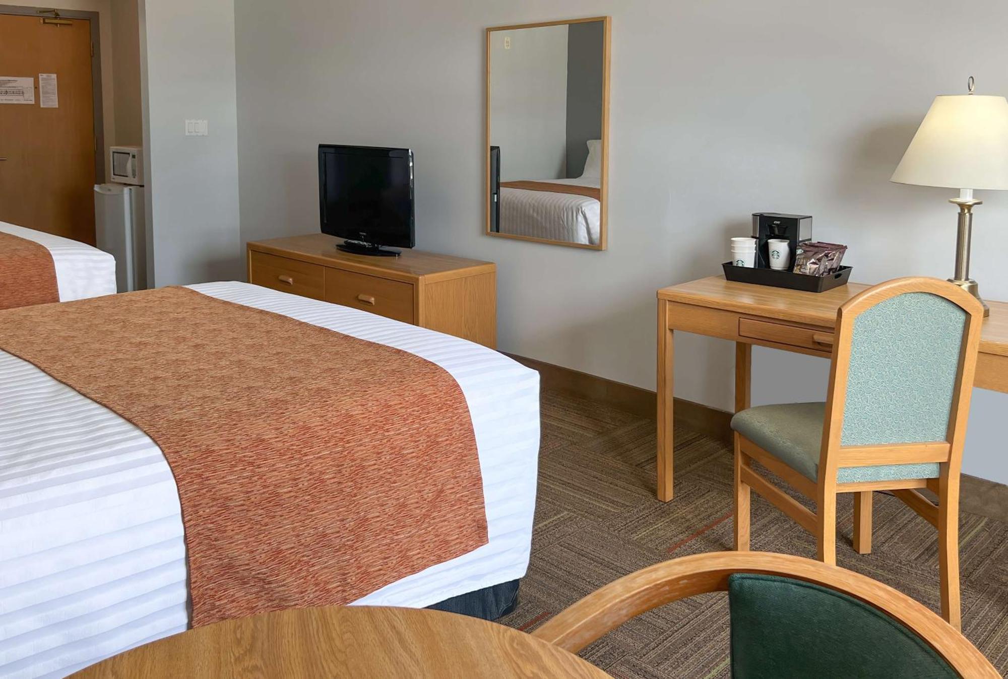 Coast Hinton Hotel Экстерьер фото