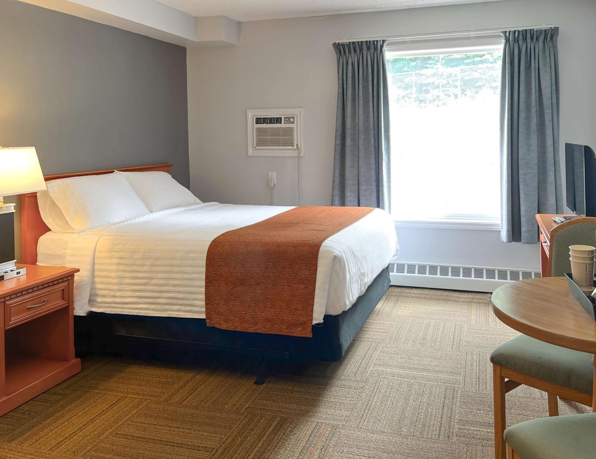 Coast Hinton Hotel Экстерьер фото