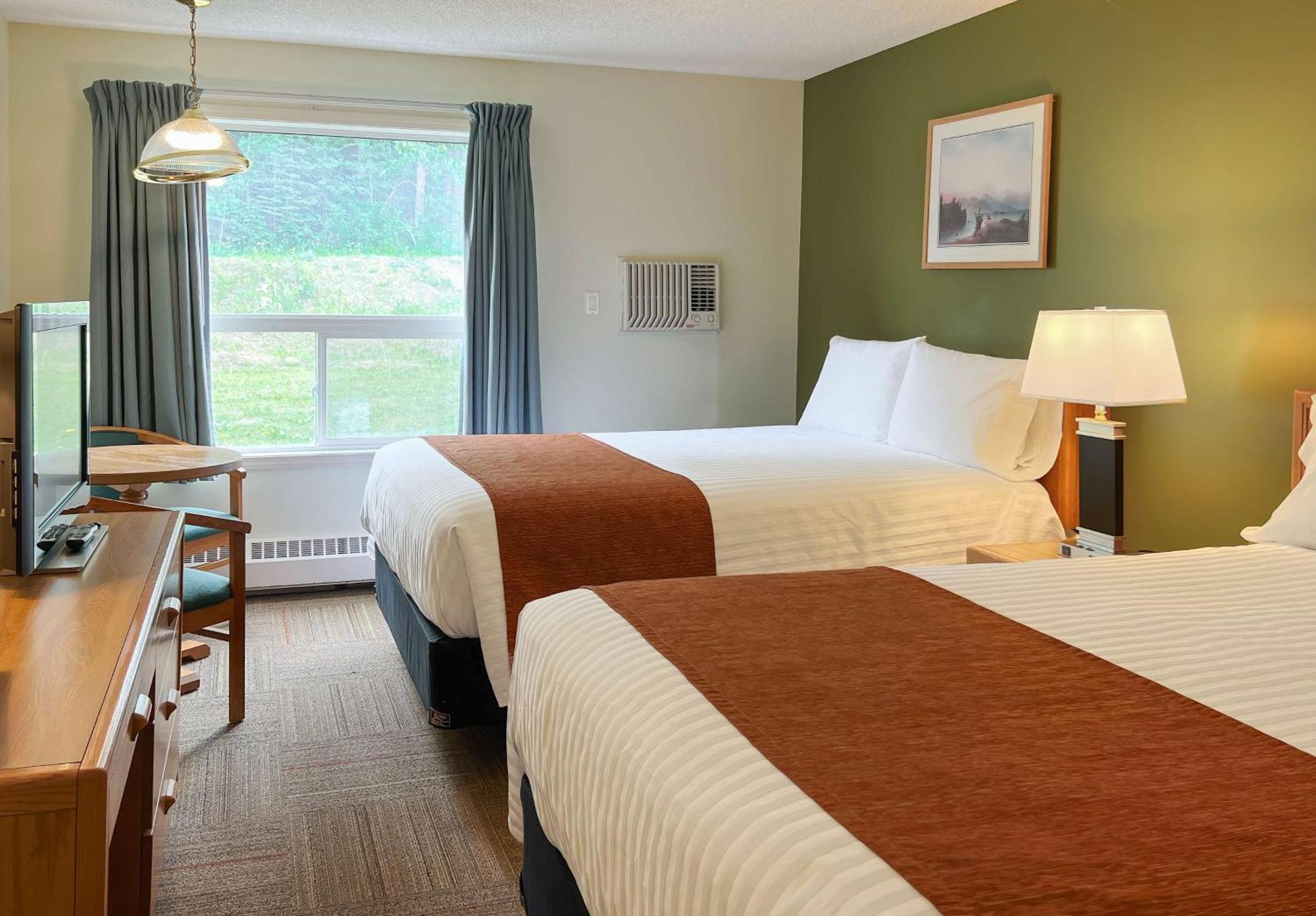 Coast Hinton Hotel Экстерьер фото