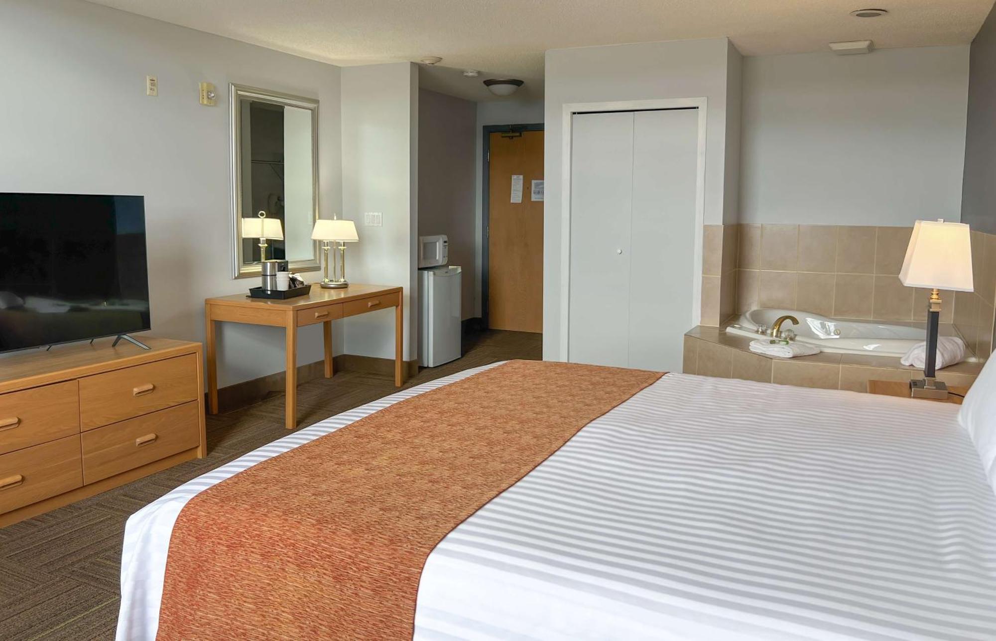 Coast Hinton Hotel Экстерьер фото